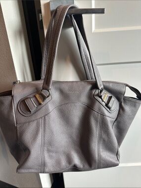 See By Chloé Pebbled Leather Shoulder Bag in Taupe Gray
